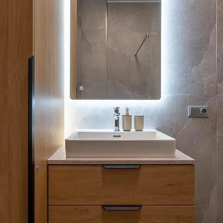 Quiet Minimalist By Innorental Lejlighed